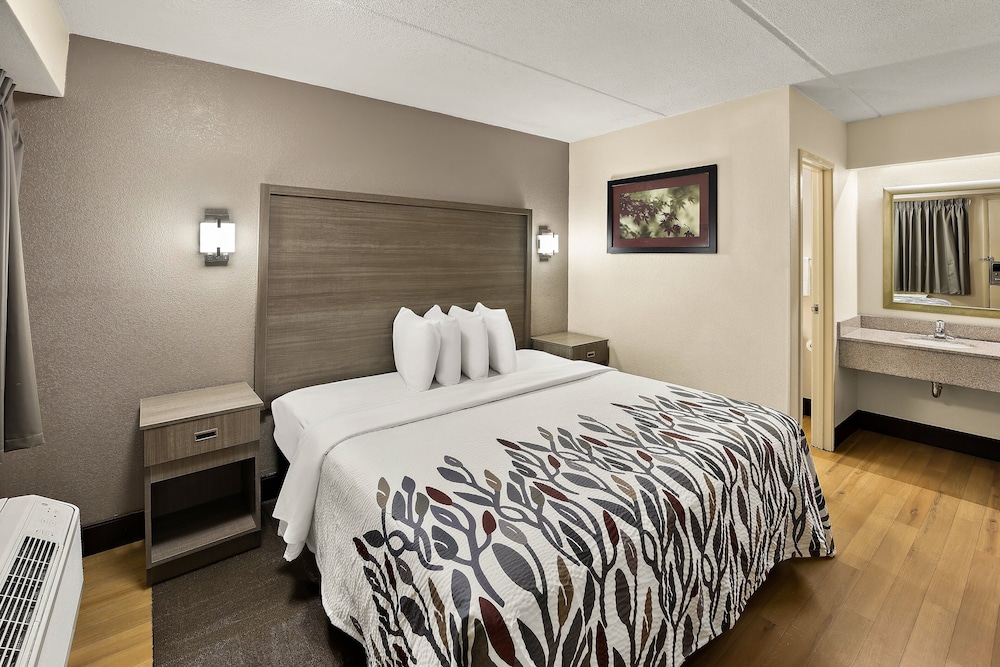 Red Roof Inn Chapel Hill UNC - photo 5