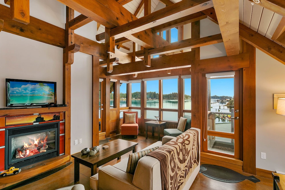 Black Rock Landing — 4-Star Luxury Hotel in Ucluelet, Canada