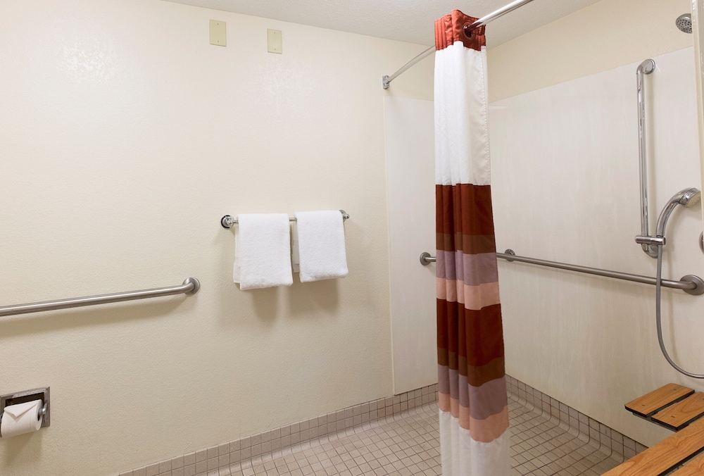 Red Roof Inn PLUS Pittsburgh South Airport - photo 25