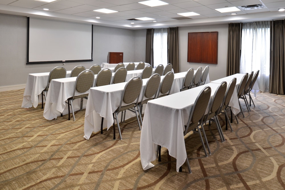 Holiday Inn Express Hotel & Suites Lafayette by IHG - photo 32