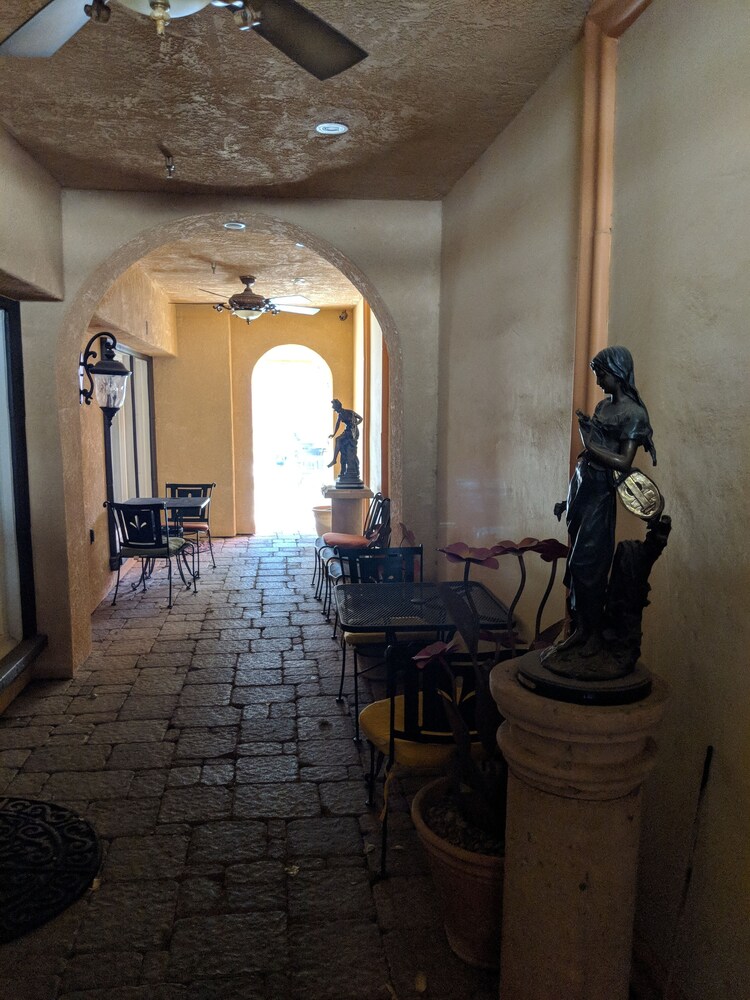 Milos Inn - photo 8