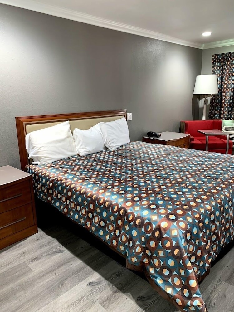 La Puente Inn Motel - photo 4