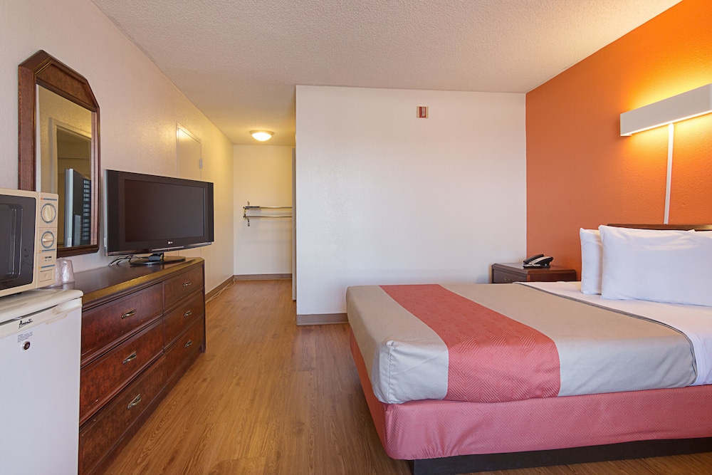 Motel 6 Newnan GA - photo 6