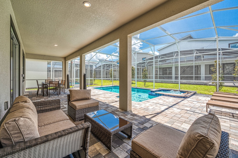Gorgeous Brand New 7 Bedrooms House With Pool and Game Room at Champions Gate Resort - photo 37