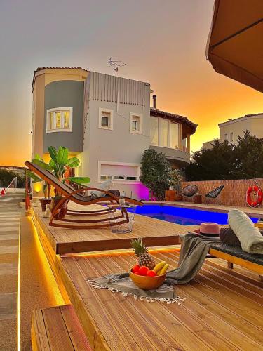 Villa Myrtios with Private Pool & Jacuzzi — 4-Star Luxury Hotel in Hersonissos, Greece