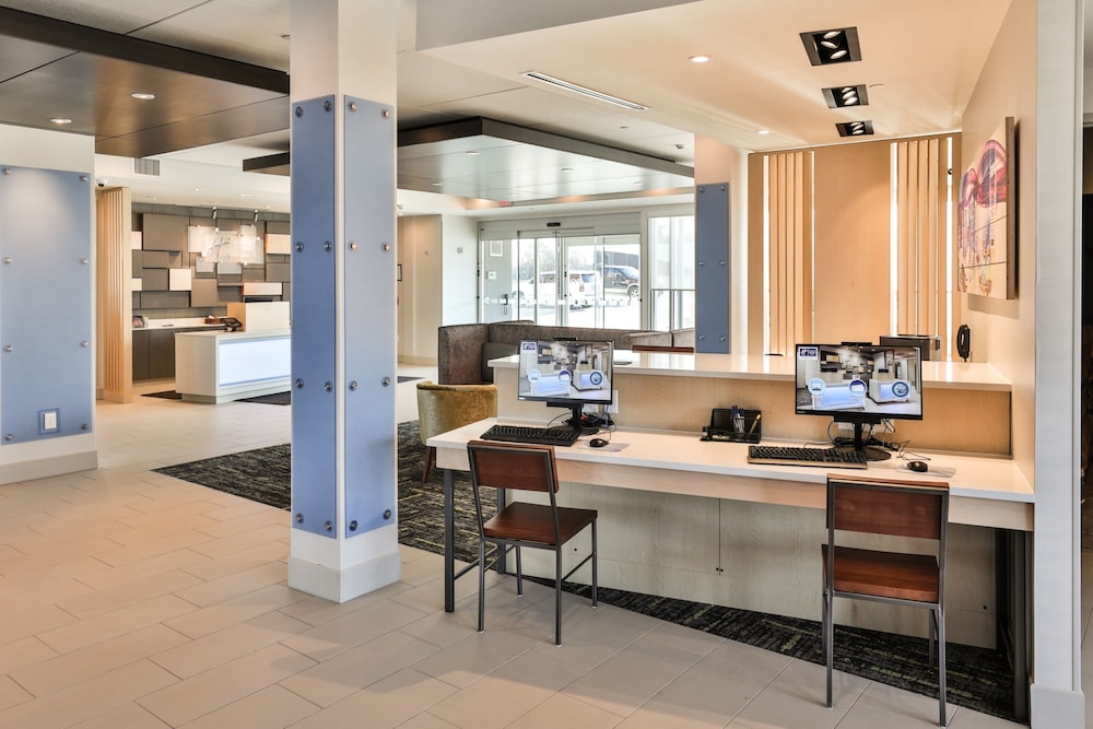 Holiday Inn Express & Suites Nashville Metrocenter Downtown by IHG - photo 38