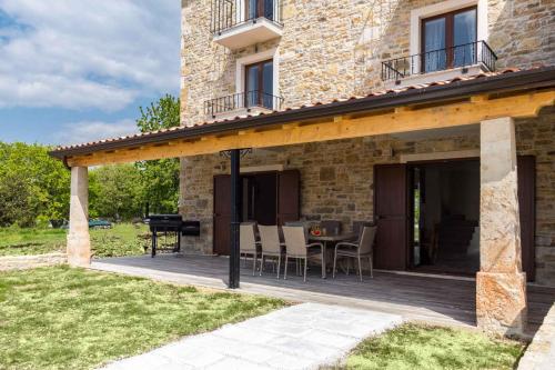 Holiday home in Brtonigla Istrien 39884 — 4-Star Luxury Hotel in Brtonigla, Croatia
