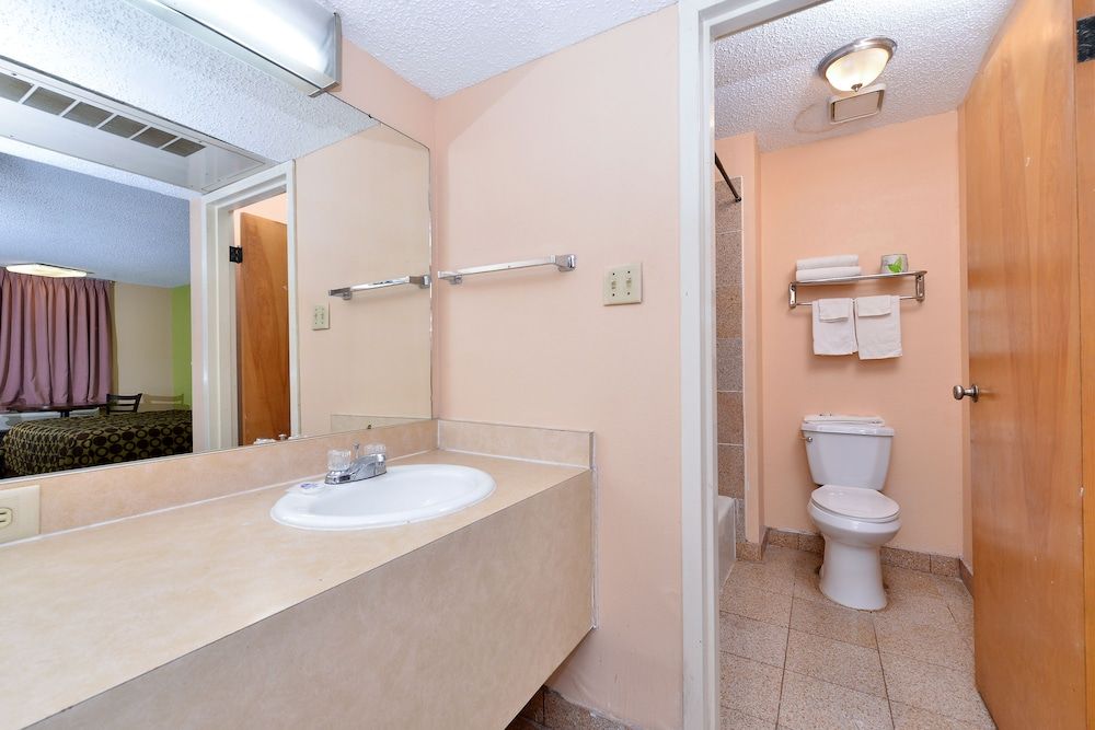 Simple Rewards Inn - photo 3