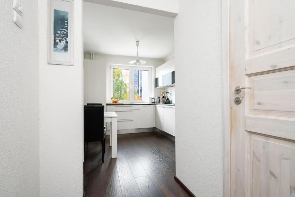 Convenient Stay Close To Airport And Old Town
