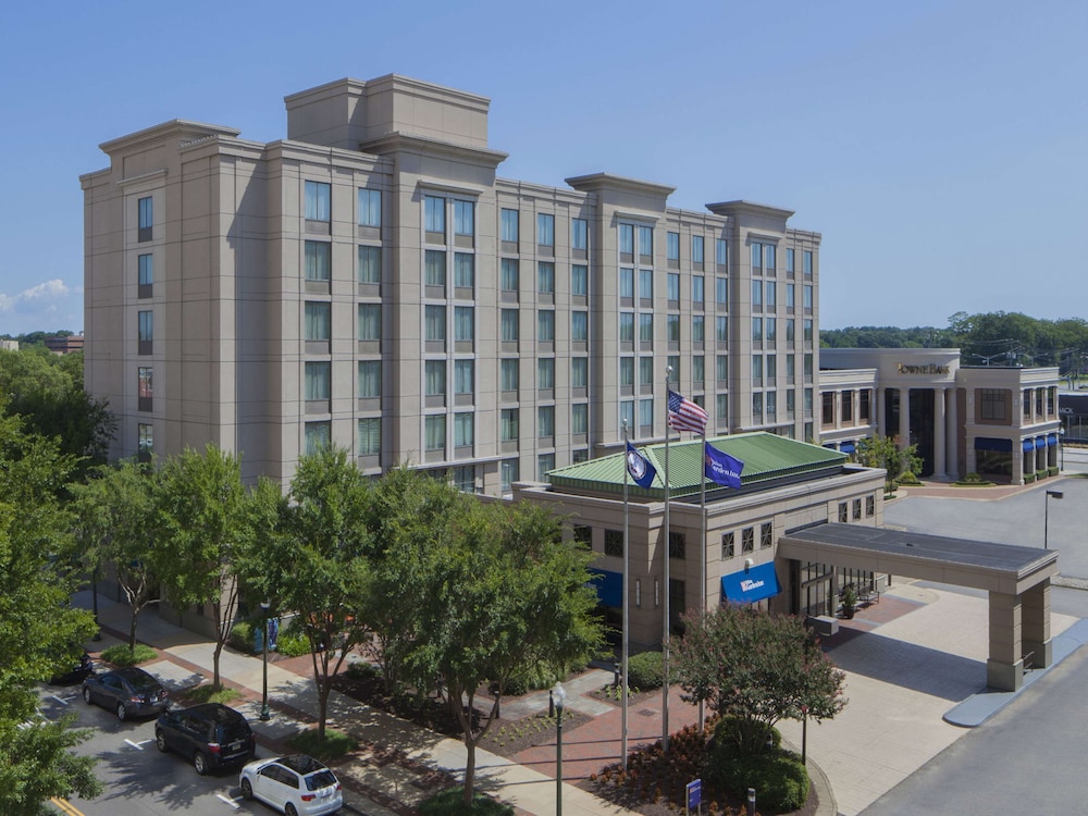 Hilton Garden Inn Virginia Beach Town Center - featured photo