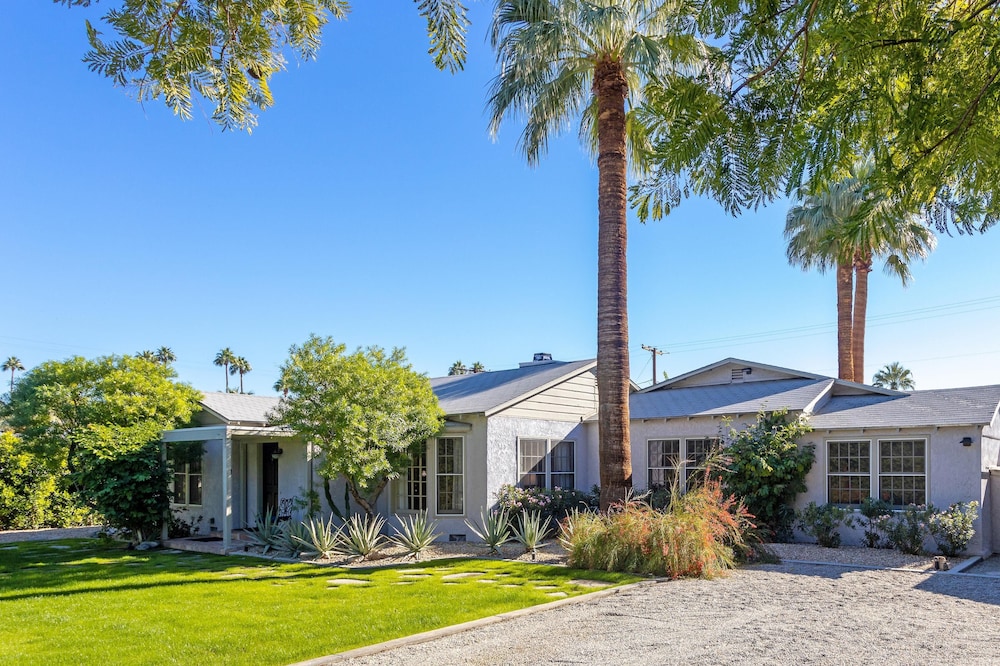 Ruth Hardy Park Oasis — 4-Star Luxury Hotel in Palm Springs, United States