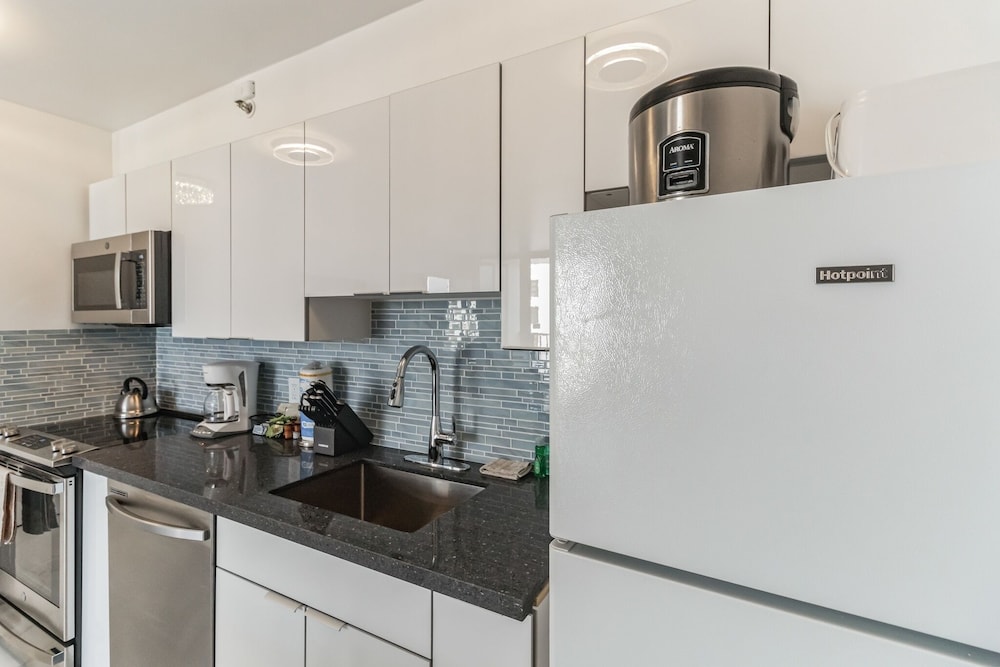 Waikiki Banyan Condo Located One Block From Waikiki Beach by Koko Resort Vacation Rentals - photo 63