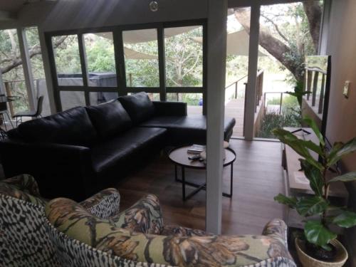 Tinswari Self catering Chalet — 4-Star Luxury Hotel in Hluhluwe, South Africa