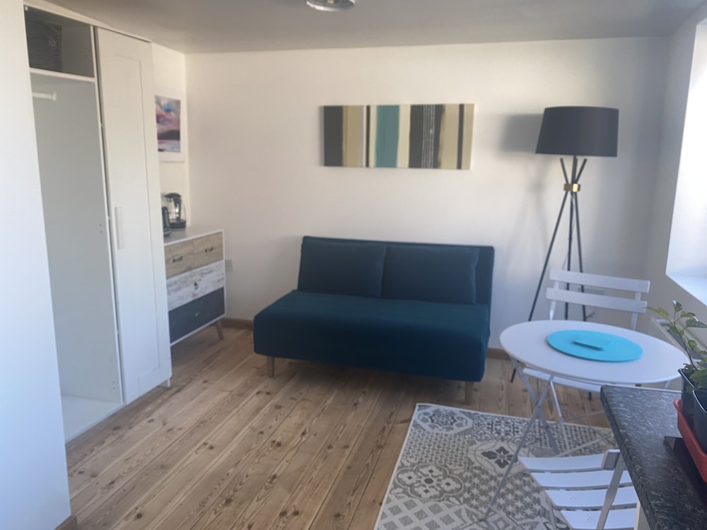 Beautiful 1 bed Studio in Porthcawl Near Beach in Porthcawl, United Kingdom