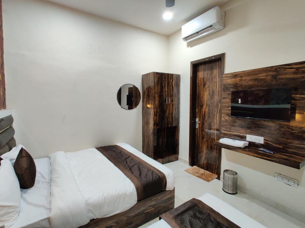 Hotel MK Grand