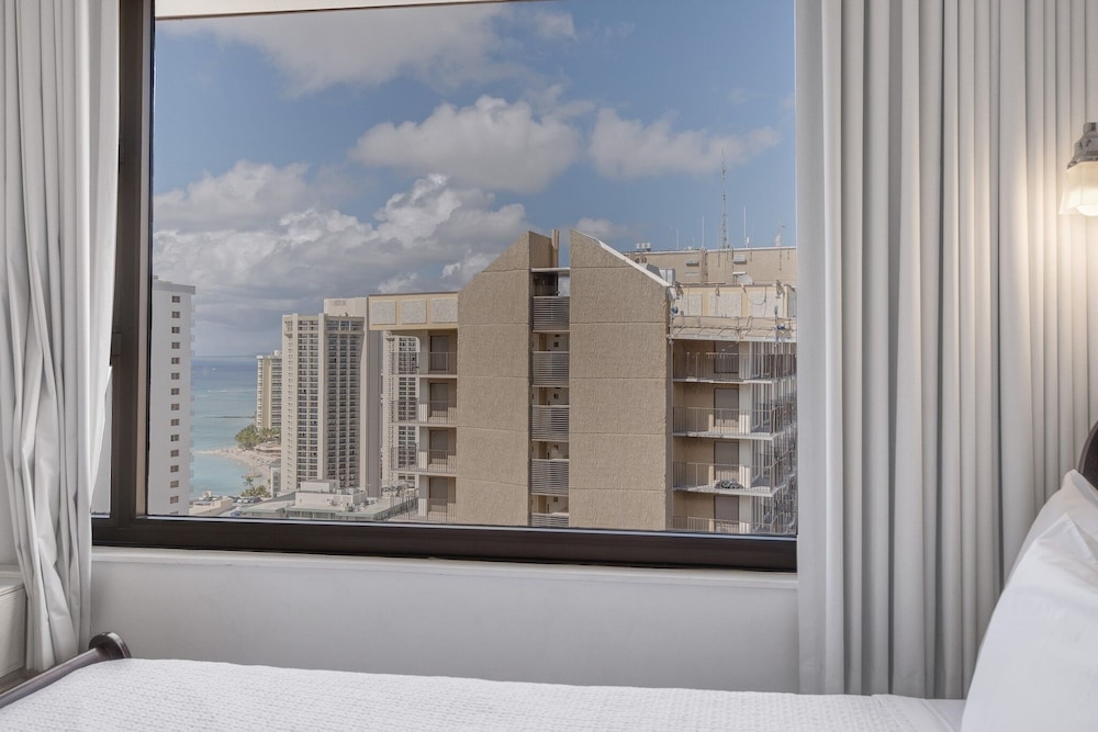 Waikiki Banyan Condo Located One Block From Waikiki Beach by Koko Resort Vacation Rentals - photo 34