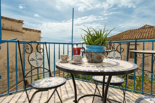 Ferrara Holiday Home Vietri Amalfi Coast — 4-Star Luxury Hotel in Vietri Sul Mare, Italy