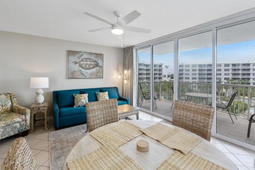 Destin West Sandpiper Bld 501 Bay side Condo — 4-Star Luxury Hotel in Fort Walton Beach, United States