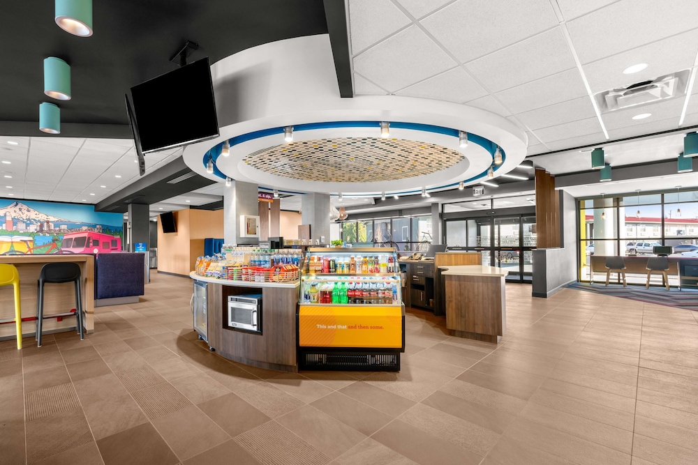 Tru by Hilton Portland Airport - photo 7