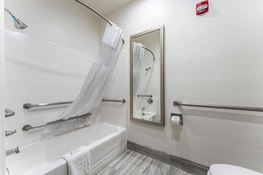 Hawthorn Suites by Wyndham Tempe - photo 53