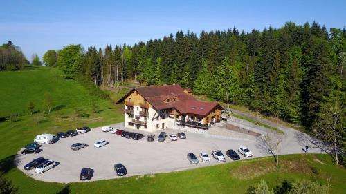 H tel Restaurant L'Etang du Moulin — 4-Star Luxury Hotel in Le Russey, France