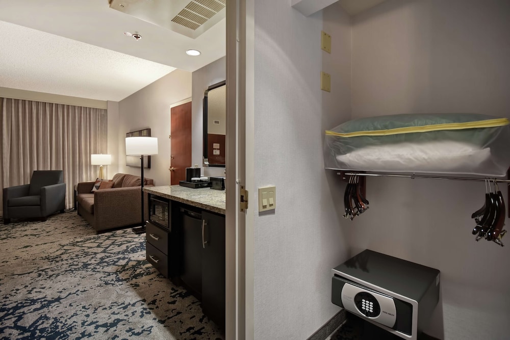 Embassy Suites Charleston - photo 31