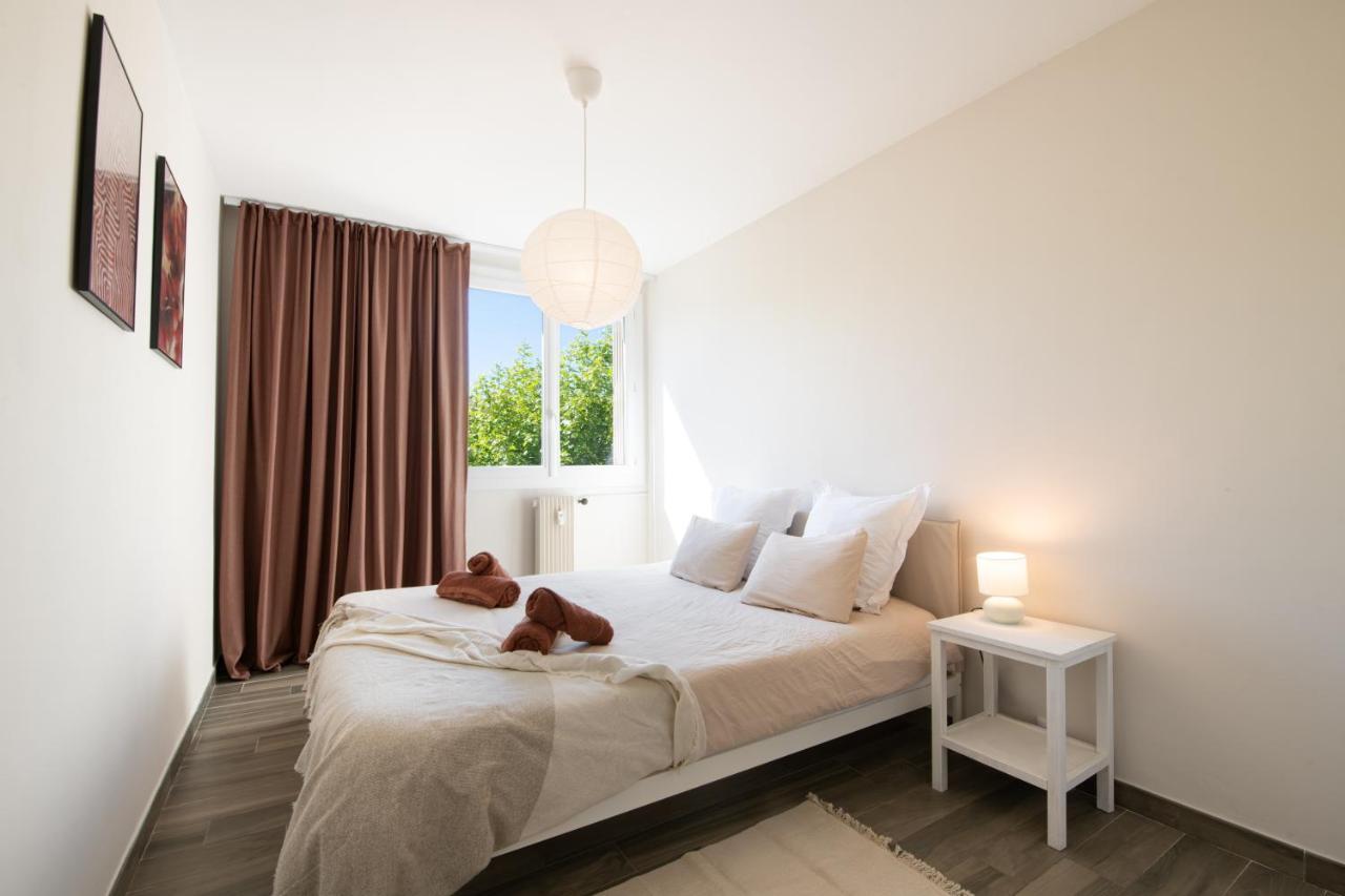 Chez Ambre Et Flo Queen Size Clim Centre Parking — 4-Star Luxury Hotel in Saint-Raphael, France