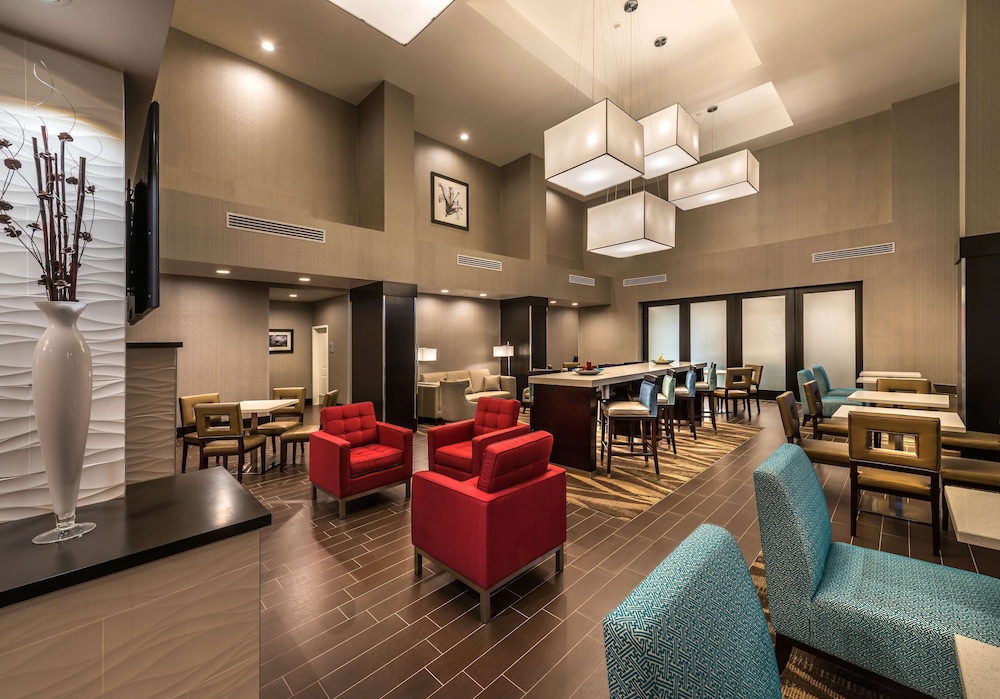 Hampton Inn & Suites Reno West - photo 2