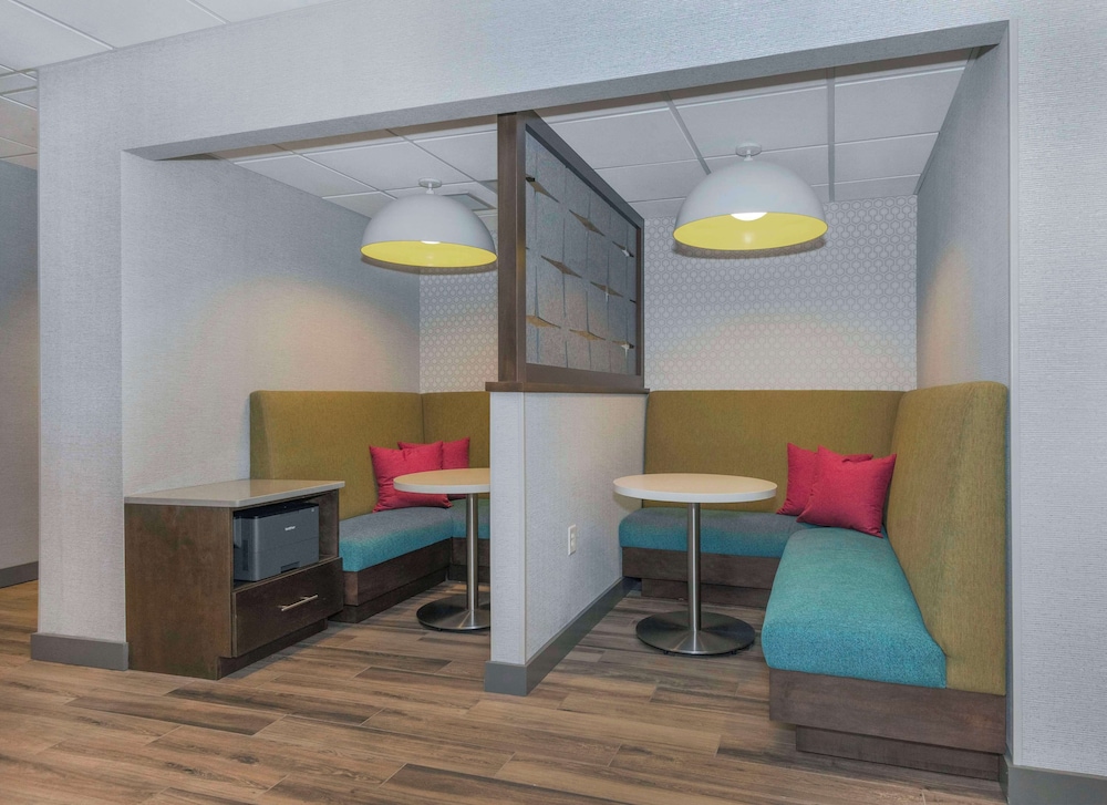 Hampton Inn & Suites Burlington NC - photo 57