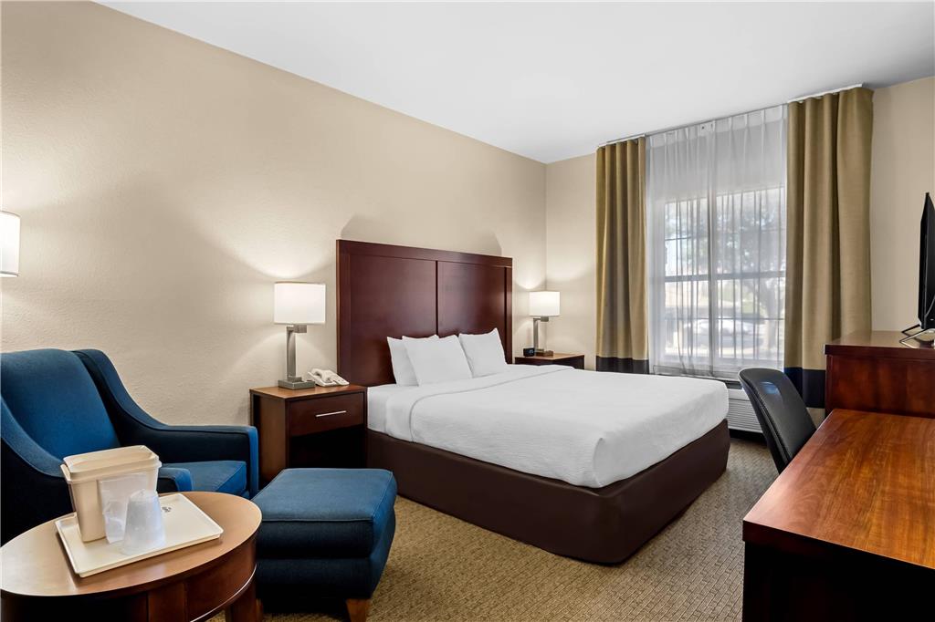 Quality Suites Irving Las Colinas - photo 19