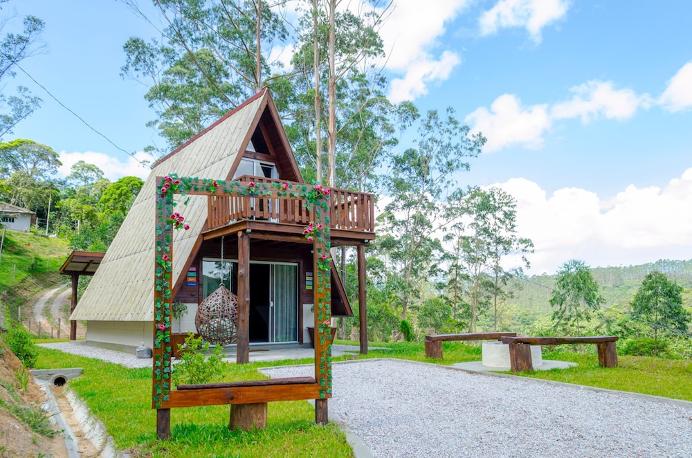 Charmoso Chal no Campo com Vista Para a Natureza — hotel in Ibipora