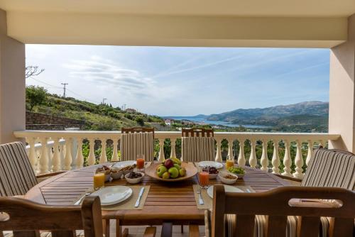 Adelinas' Apartment — 4-Star Luxury Hotel in Argostolion, Greece