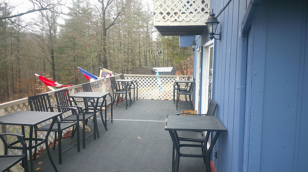 Lil Black Bear Inn - photo 137