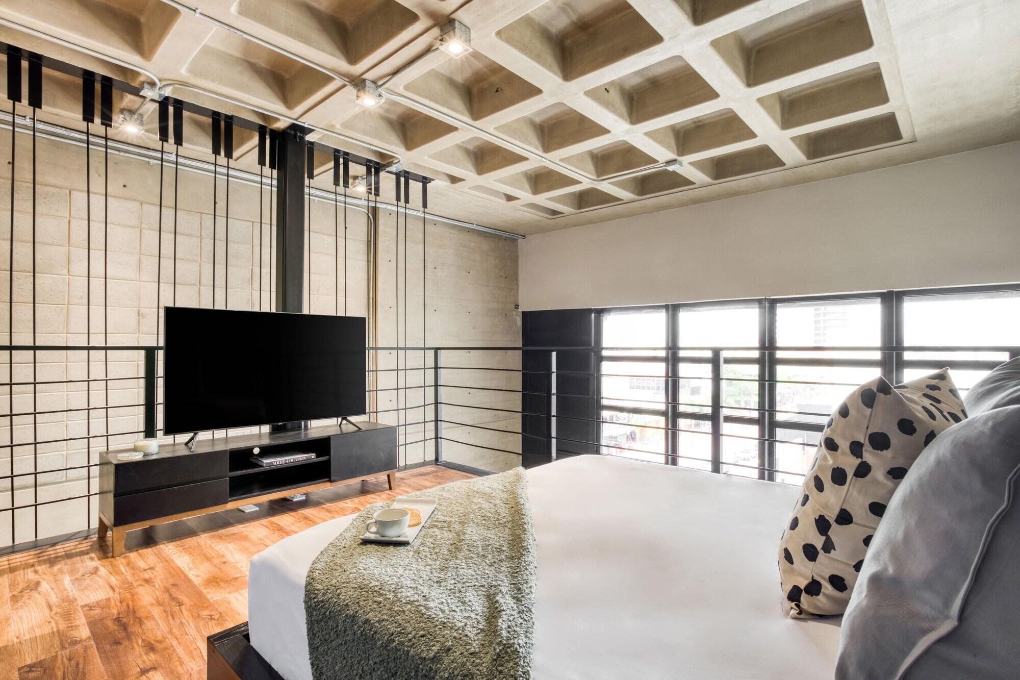 Downtown Loft by ULIV — 4-Star Luxury Hotel in Tijuana, Mexico