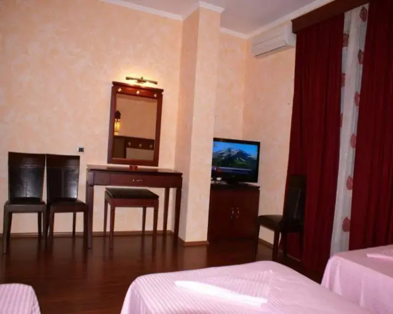 Hotel Univers - carbon neutral hotel in Milot
