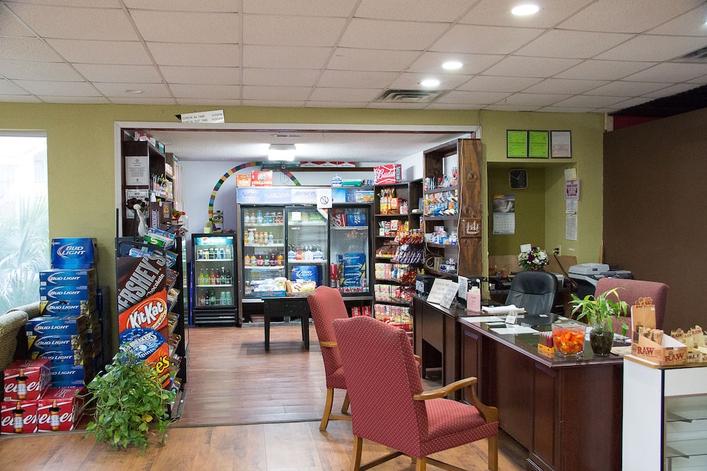 Cocomo Inn and Suites - photo 13