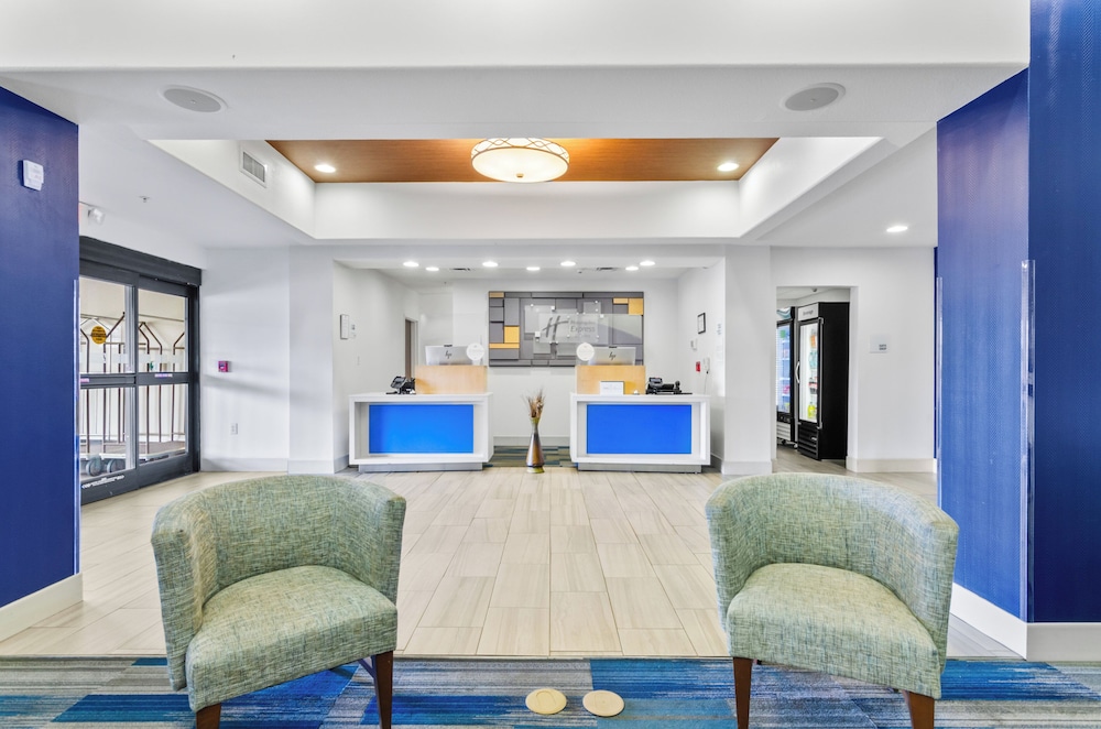Holiday Inn Express Hotel & Suites Mount Airy by IHG - photo 38