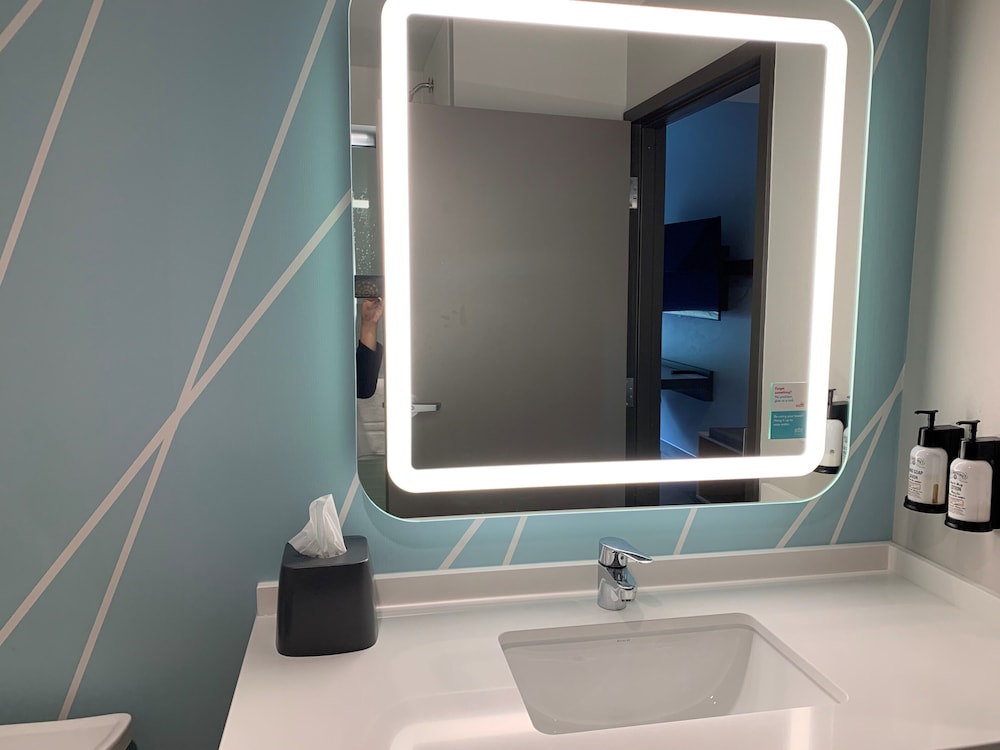 avid hotel Salem by IHG - photo 16