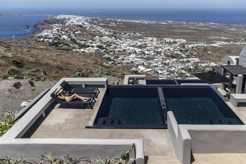 Nimbus Santorini in Oia, Greece