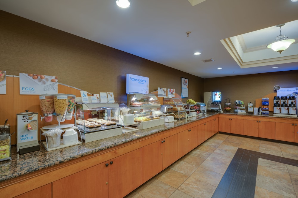 Holiday Inn Express Charles Town by IHG - photo 29