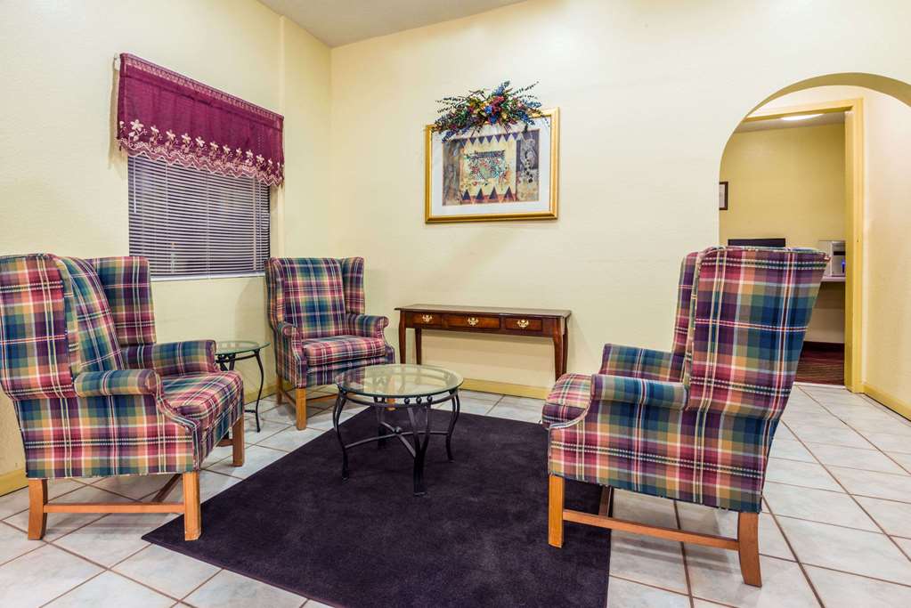 Days Inn by Wyndham Troy - photo 2