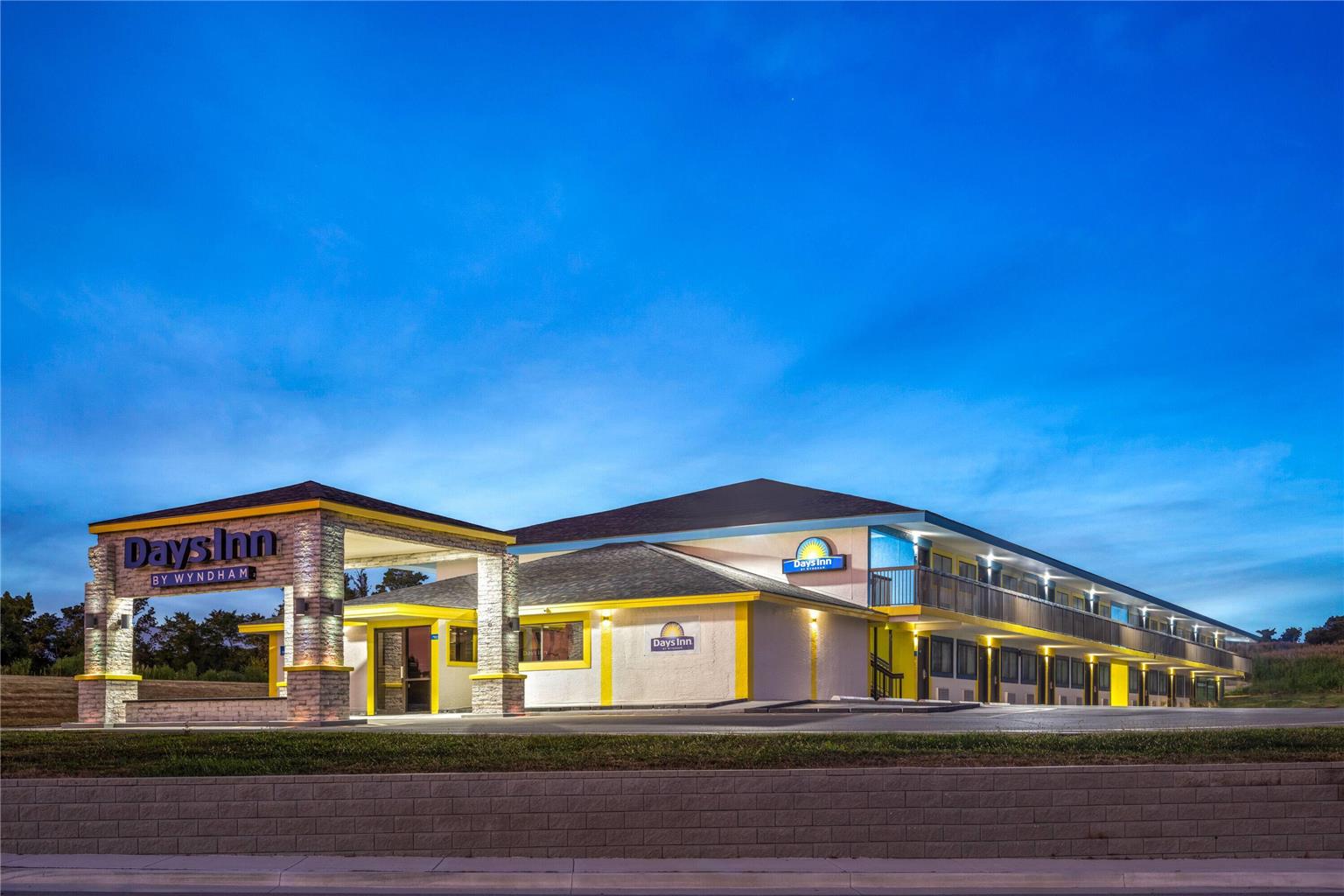 Days Inn by Wyndham Cloverdale Greencastle - photo 6
