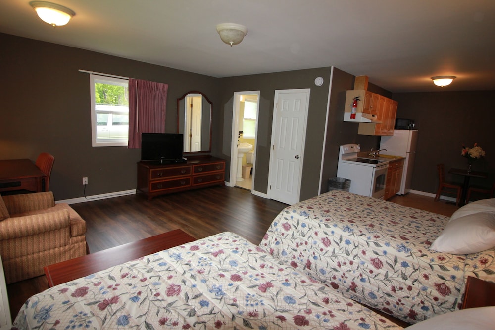 Heidi's Inn - photo 8