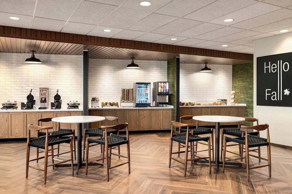 Fairfield by Marriott Inn & Suites Bethlehem PA - photo 10