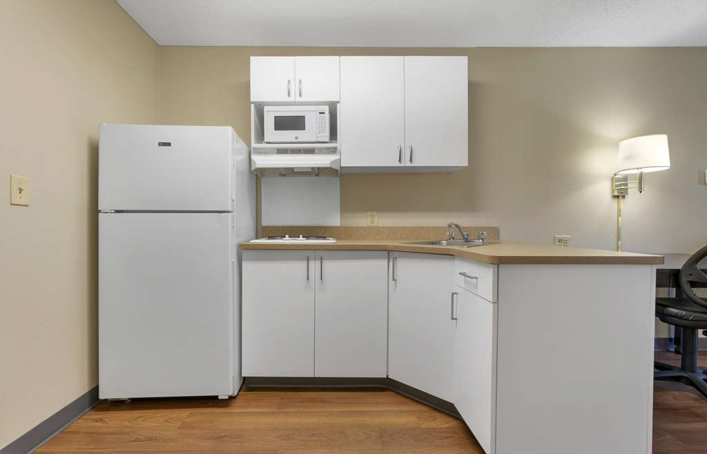Extended Stay America Suites Stockton March Lane - photo 22