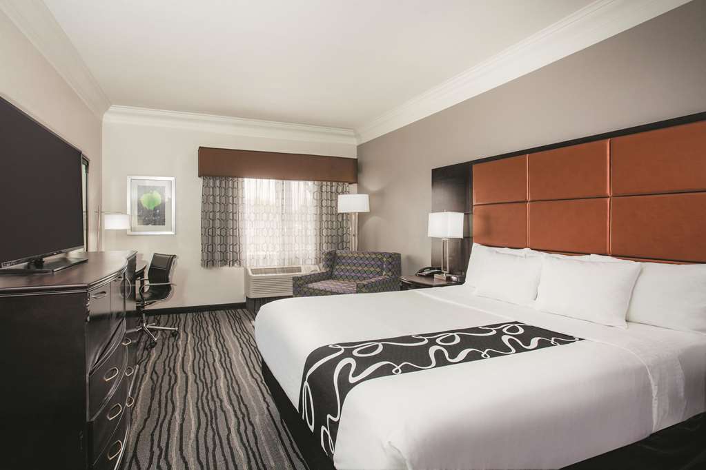 La Quinta Inn & Suites by Wyndham Dublin Pleasanton - photo 9
