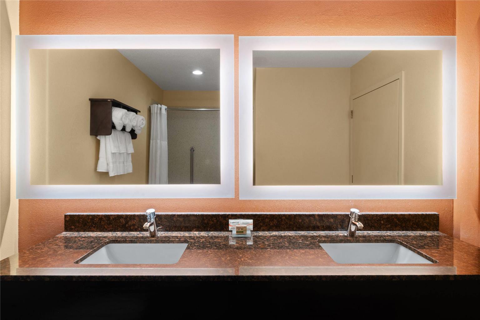 La Quinta Inn & Suites by Wyndham Florence - photo 60