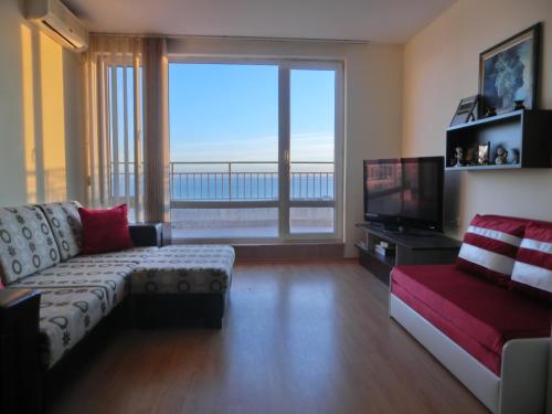 Panoramic Sea View Apartment with 25m2 Balcony Crown Fort Club Fort Noks Sveti Vlas — 4-Star Luxury Hotel in Sveti Vlas, Bulgaria