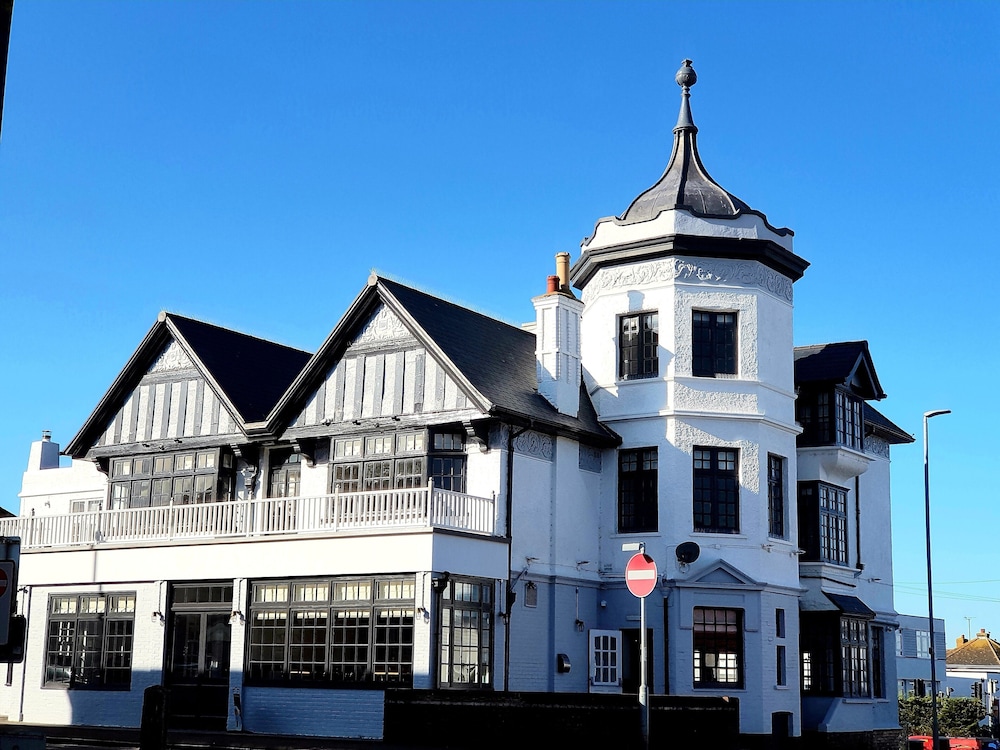 Bay Hotel - carbon neutral hotel in Pevensey
