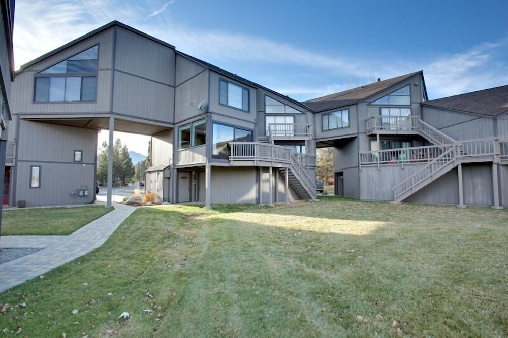 555 Tahoe Keys 6 — 4-Star Luxury Hotel in South Lake Tahoe, United States